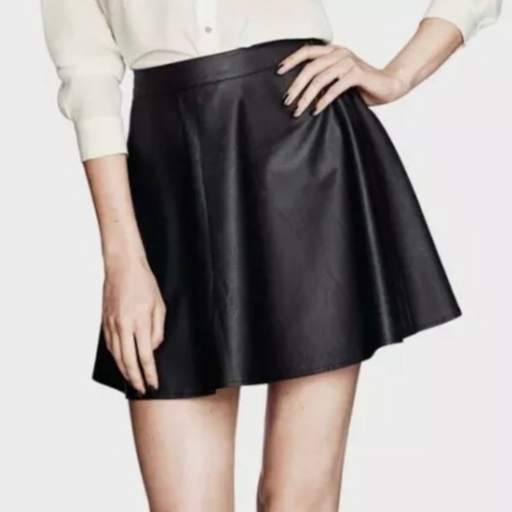 H&M Divided Women's Skater Black Vegan Leather Mini Skirt Size 6